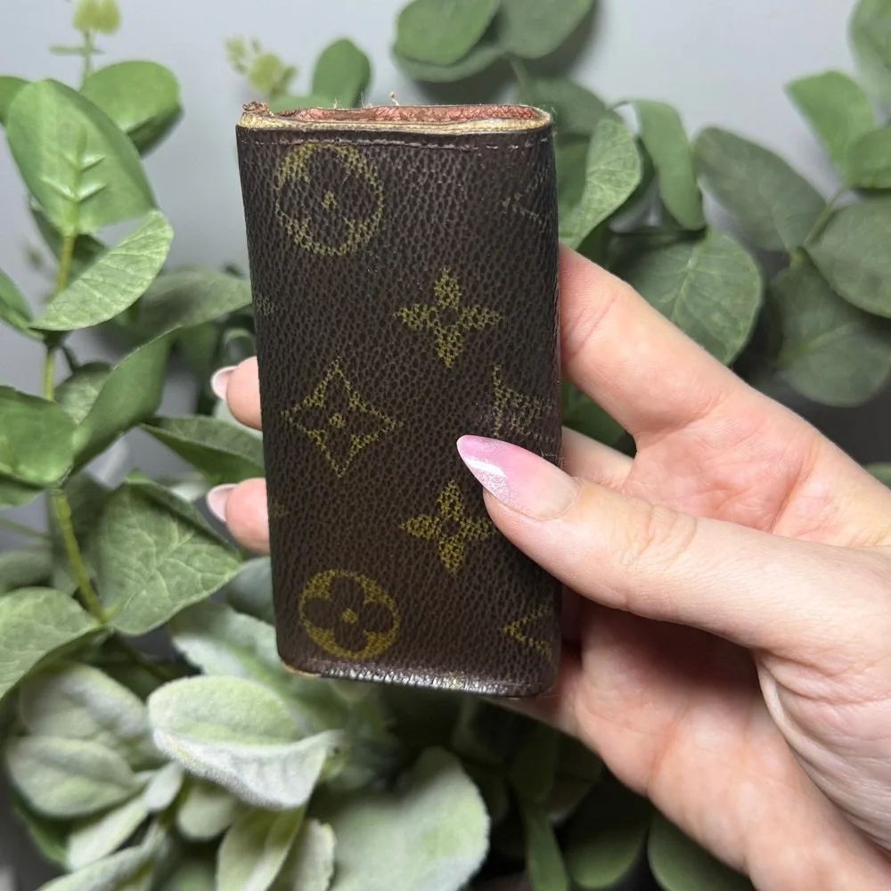 Luxury Louis Vuitton Monogram 4 Key Holder Brown Canvas Wallet Vintage